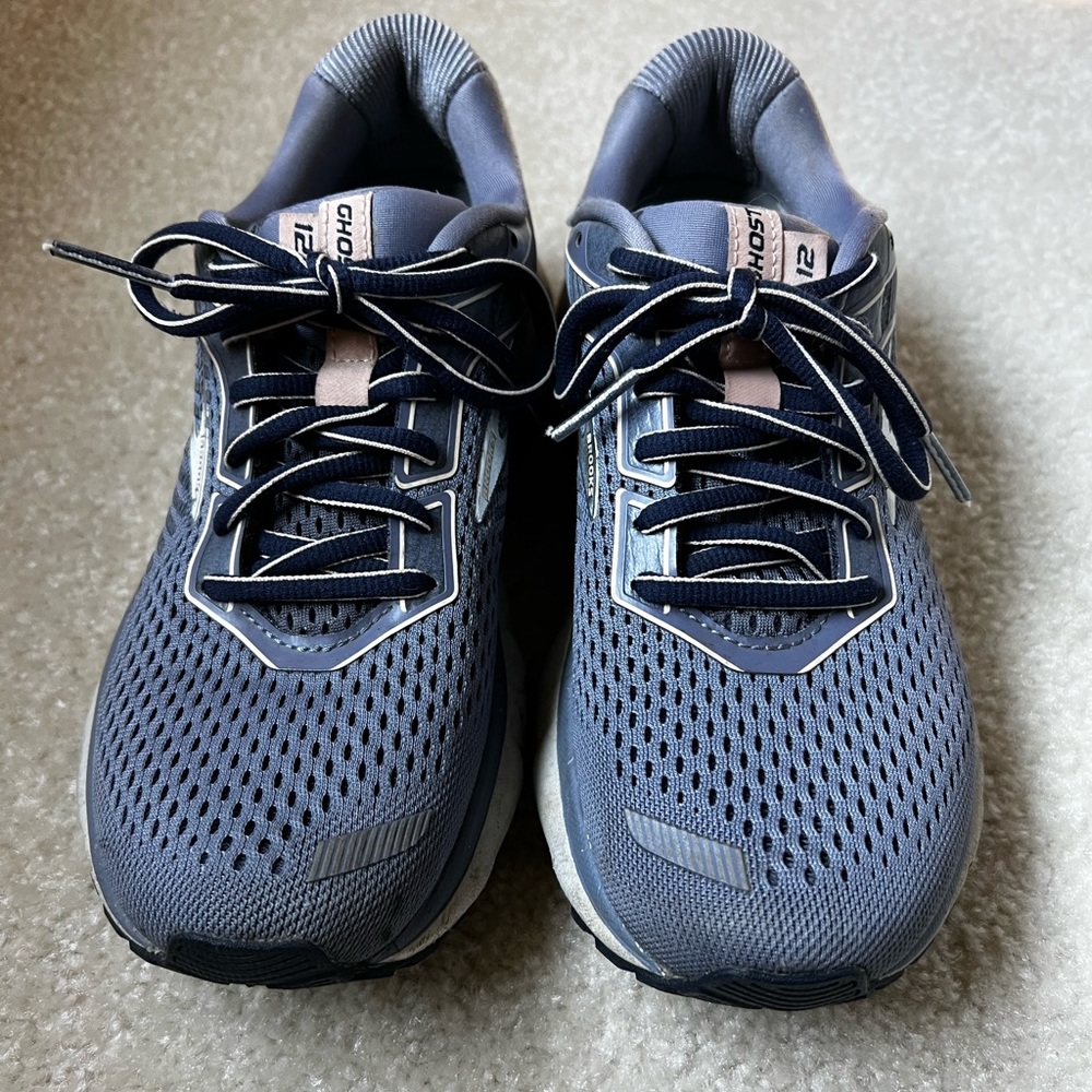 Brooks Ghost 12 running shoes size 6.5
